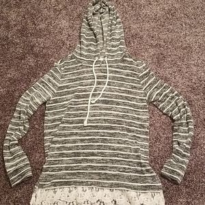 No Boundries Long sleeve with hood